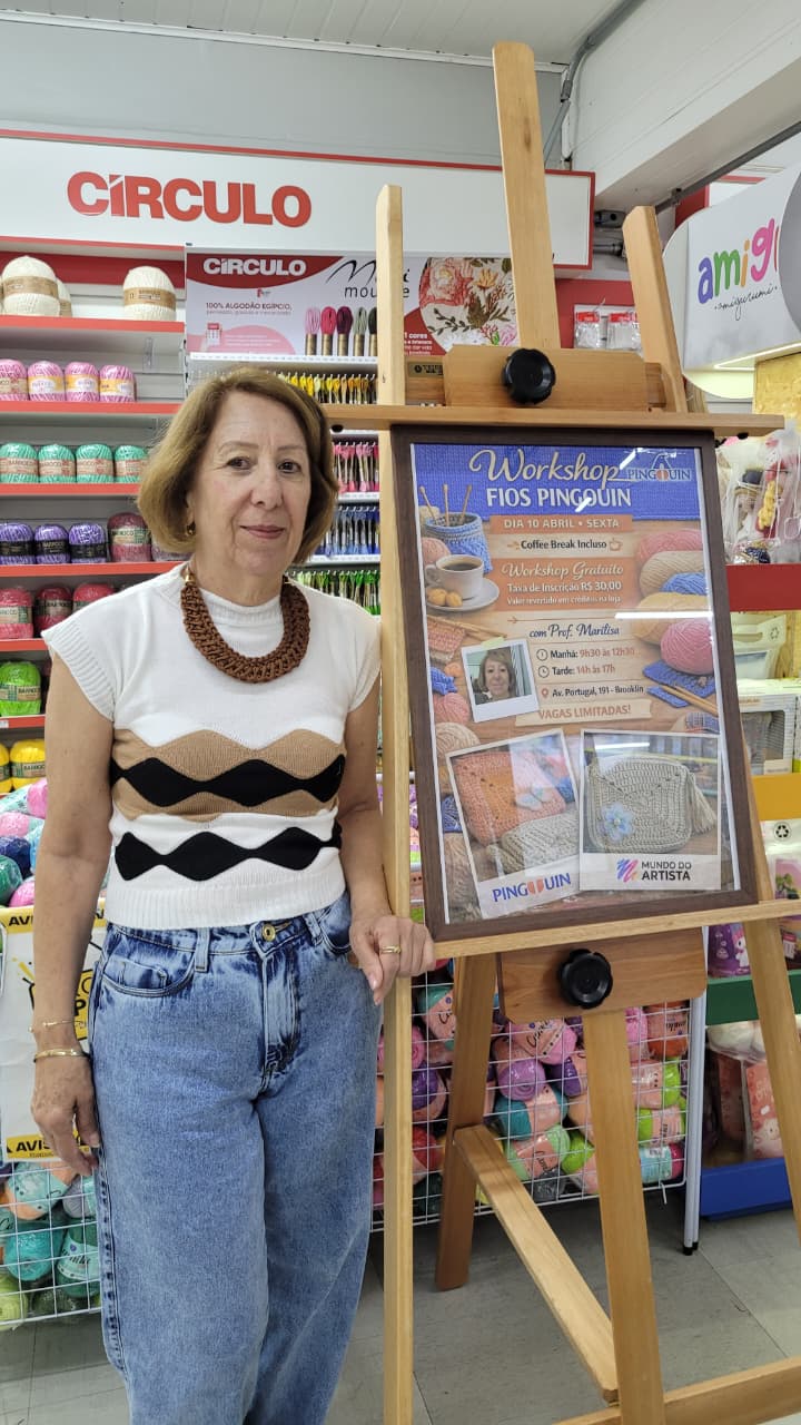 Especialista em crochê em seu ateliê