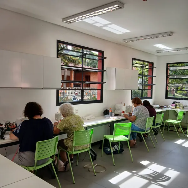 Aula no Centro Santa Marta 83